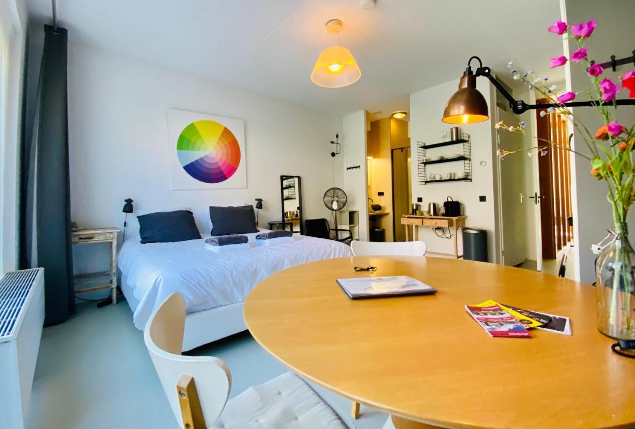 Private Studio With Free Car Parking Amesterdão Exterior foto