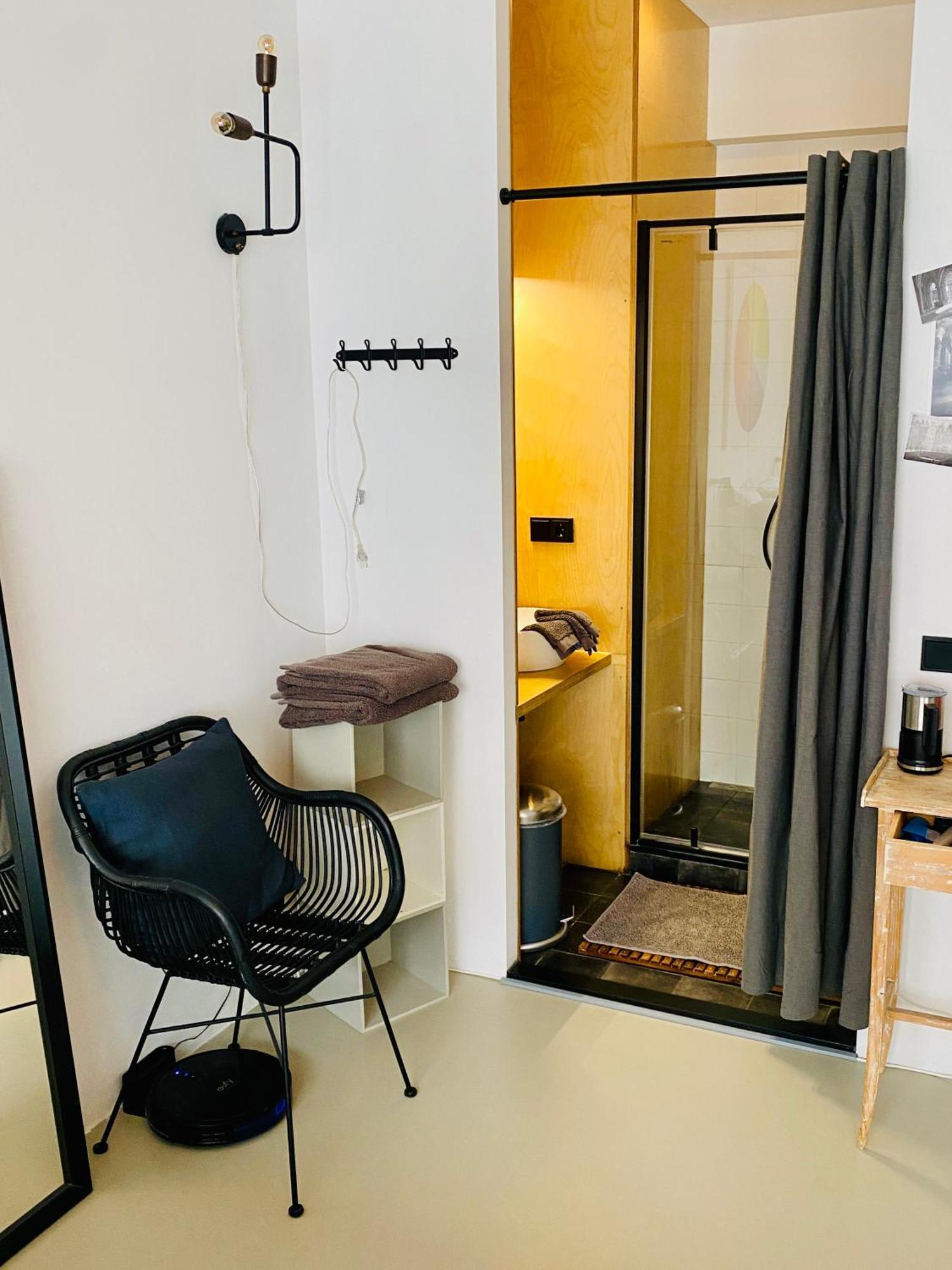 Private Studio With Free Car Parking Amesterdão Exterior foto